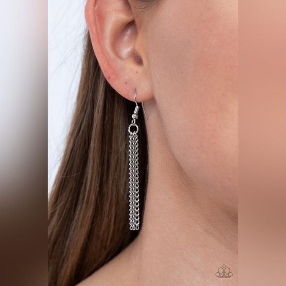 Private Plateau Necklace - Picture 2 of 3